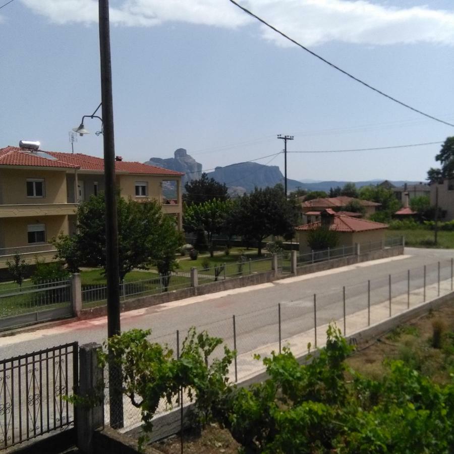 With A View Of Meteora Apartman Diava Kültér fotó